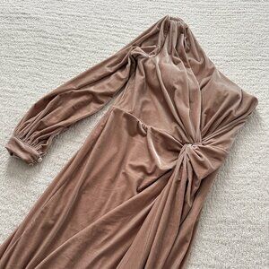 Revelry Aurora Velvet Dress in Gold Champagne Size 6